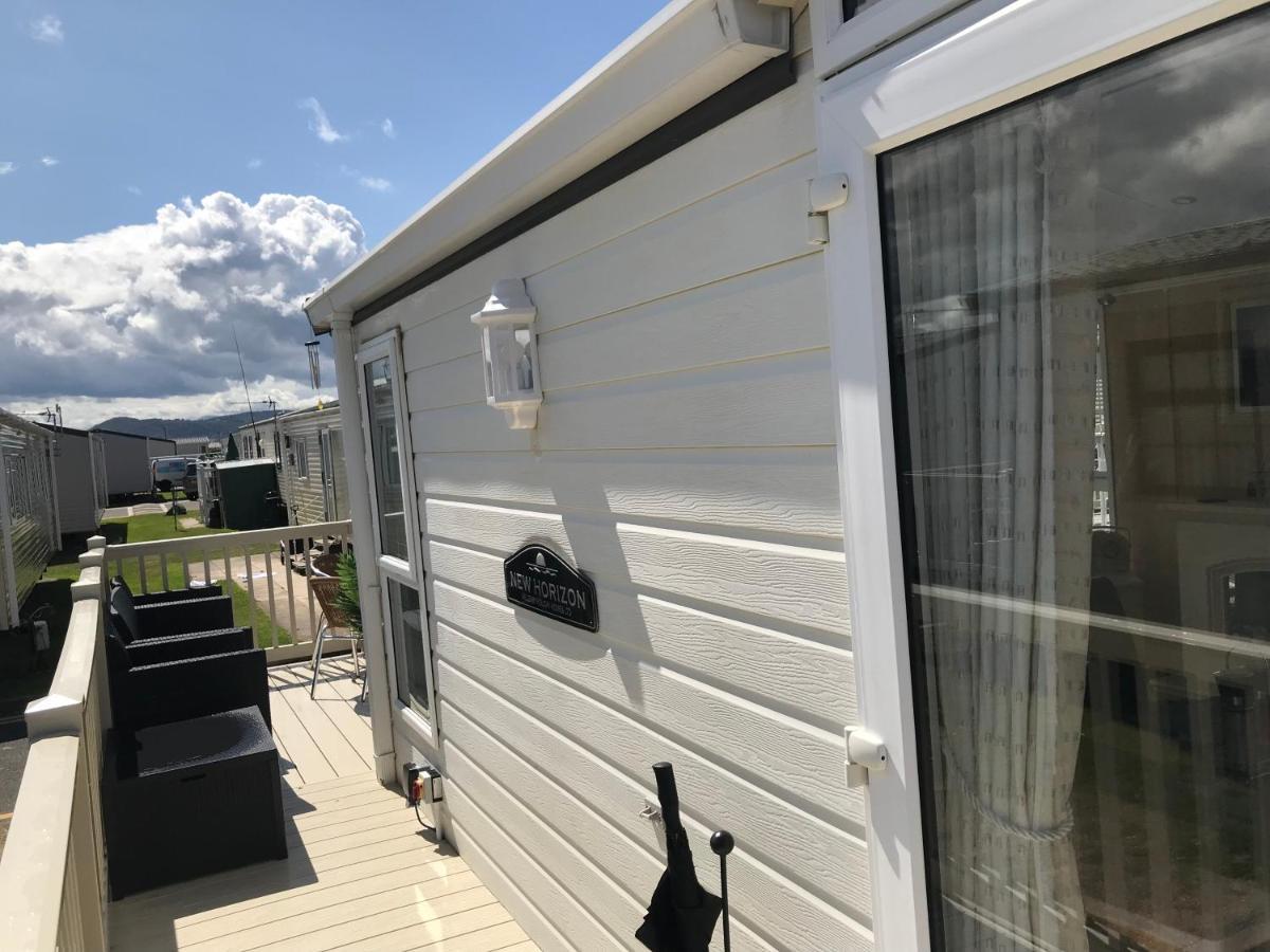 Hot Tub Accommodation North Wales Caravan Rhyl Exteriér fotografie